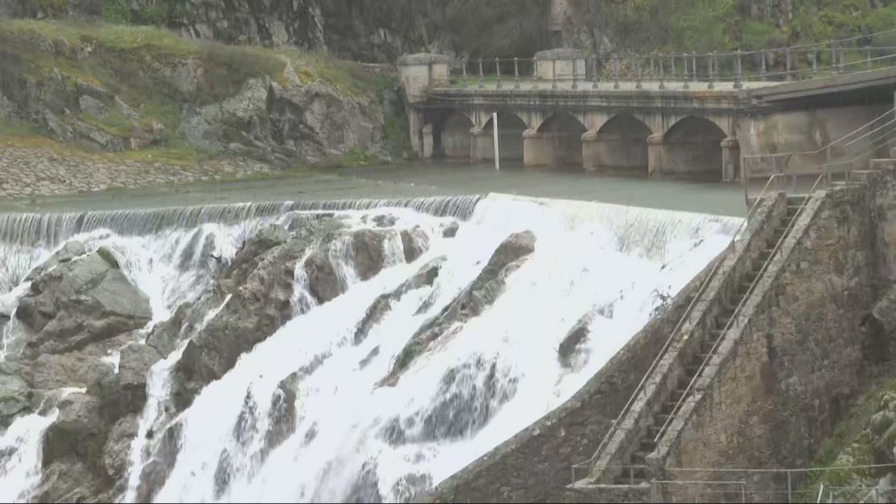 Las lluvias llenan los embalses, que se ven obligados a desembalsar agua