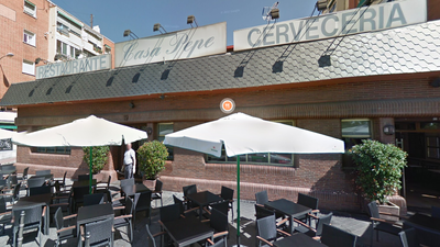 'Casa Pepe' sufre un incendio que provoca una gran columna de humo visible en todo el Barrio del Pilar