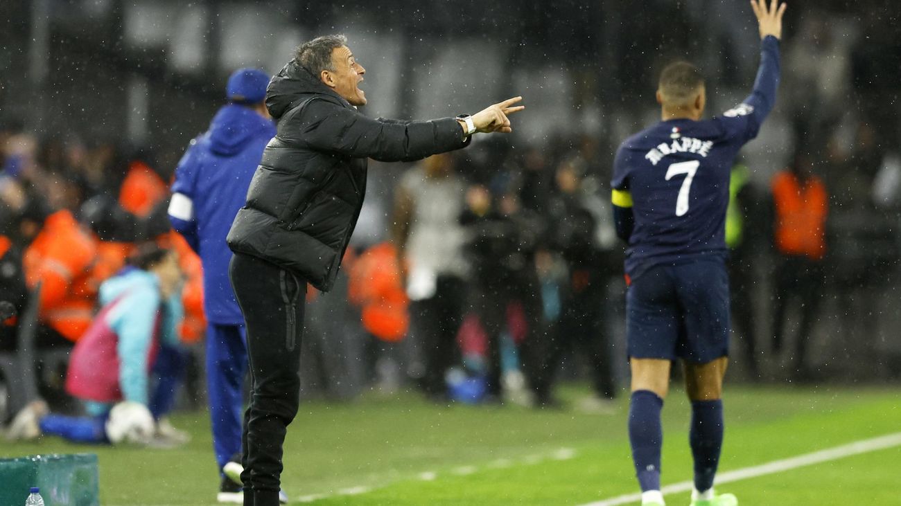 Luis Enrique dice que es "mentira" que Mbappé le insultase