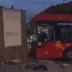 Accidente en Valdemoro de un autobús urbano que chocó contra un muro: 15 heridos, dos de ellos graves