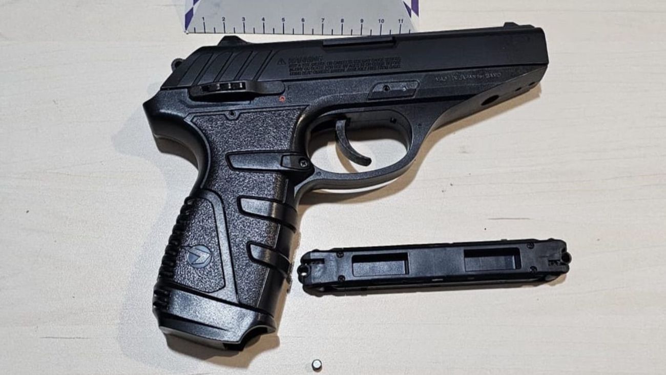 Pistola incautada por la Policía Local de Galapagar