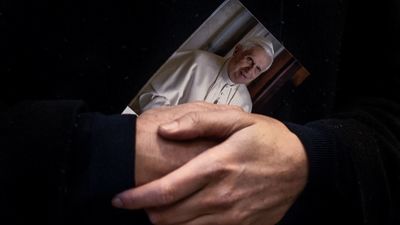 El Papa revela en un libro su relación con Ratzinger: "No permitió que se hablase mal de mí"