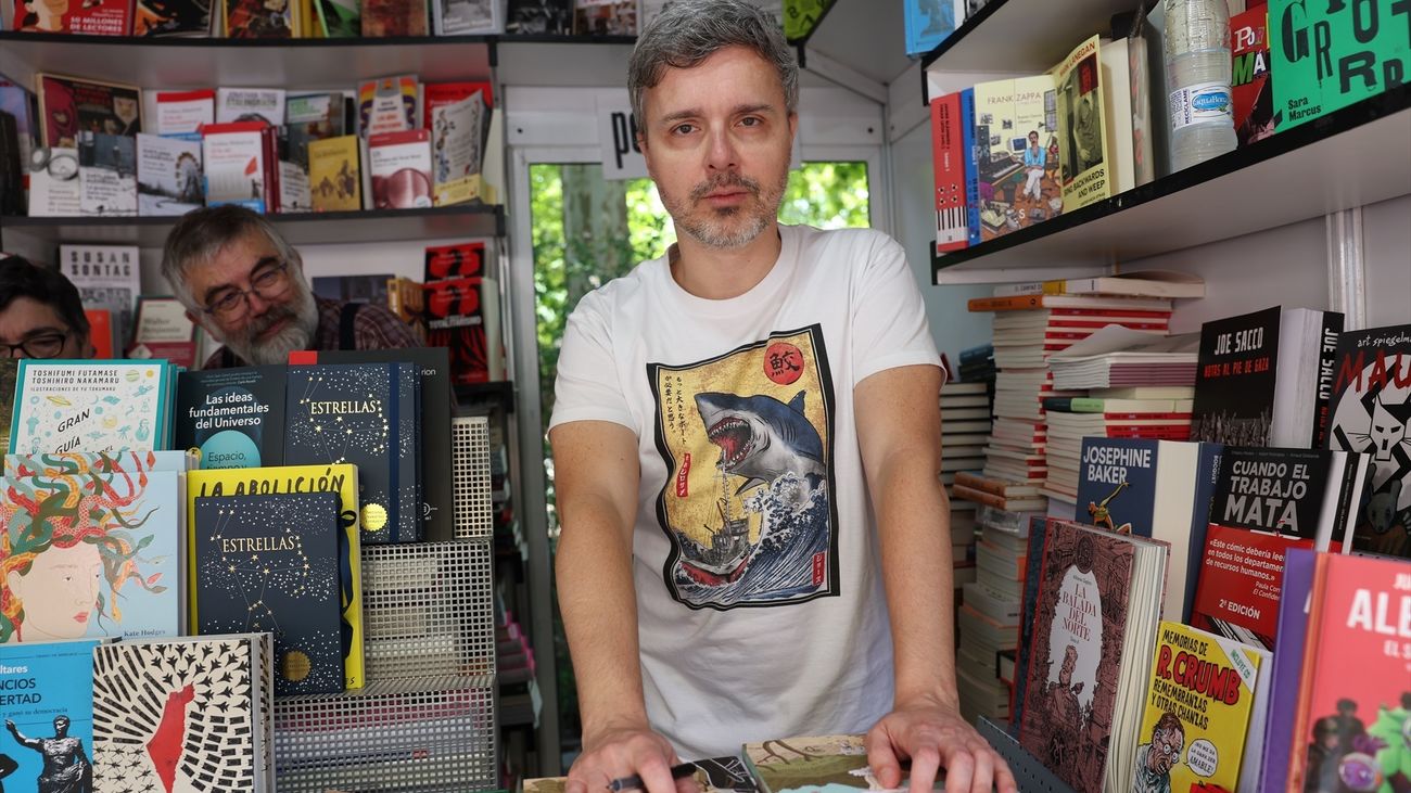 El escritor y periodista Juan Gómez-Jurado en la Feria del Libro de Madrid,