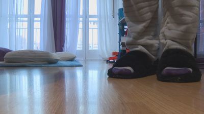La abuela del niño que cayó de un cuarto piso en Aluche: "Fue un descuido, ha sido un milagro"