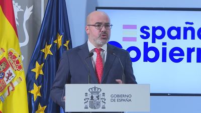 El delegado del Gobierno, Francisco Martín subraya que "hoy gana la democracia" y agradece el "coraje" de Sánchez