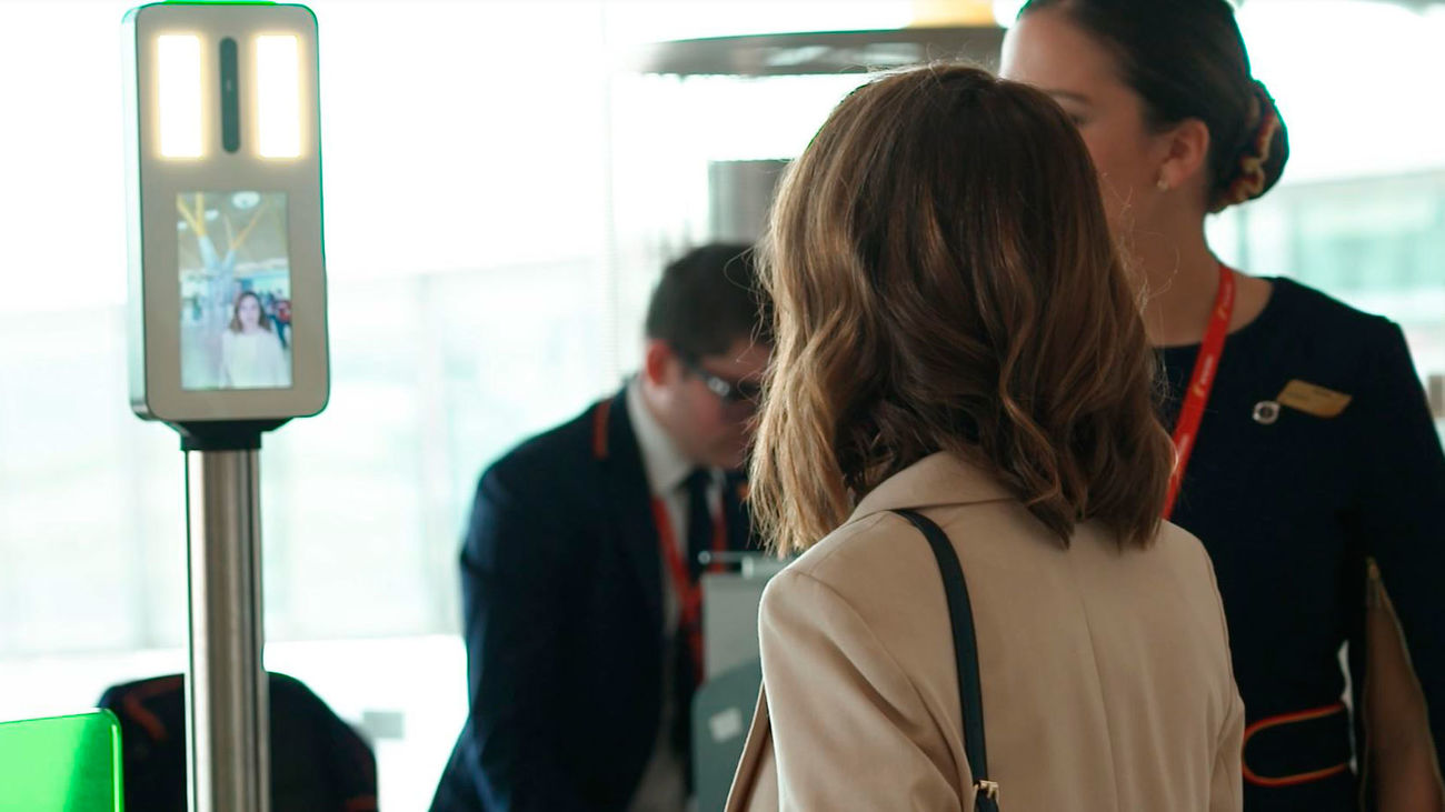 Iberia estrena el embarque por reconocimiento facial en el puente aéreo