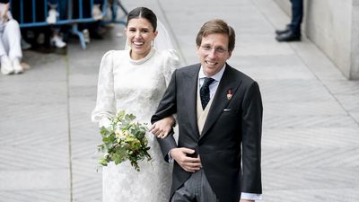 Almeida da el 'sí, quiero' a Teresa Urquijo