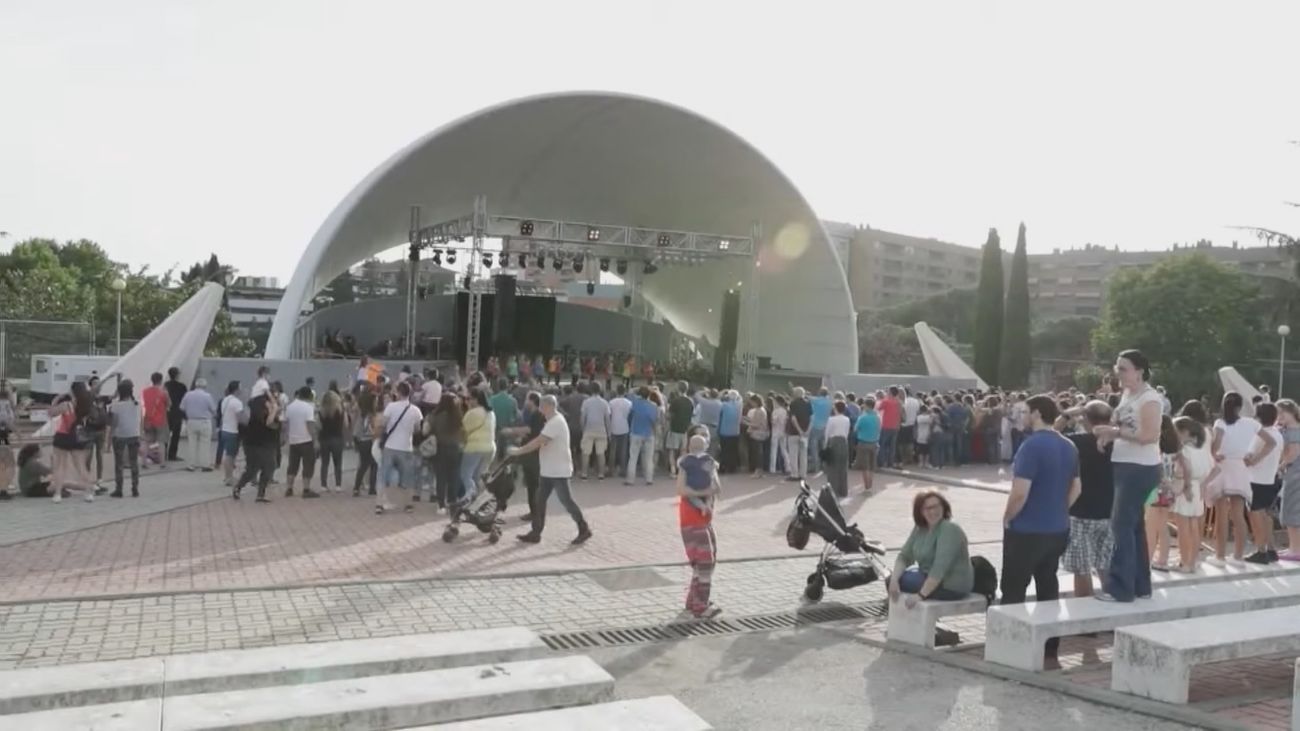 Vecinos de Hortaleza recogen firmas para pedir al ayuntamiento que "respete" sus fiestas