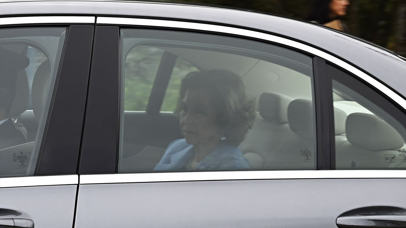 Medio millar de invitados celebran la boda de Almeida y Teresa Urquijo en la finca de su mujer