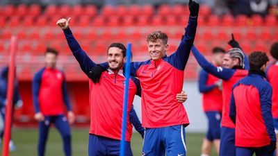 Simeone insiste con Azpilicueta de central y Llorente en el medio campo