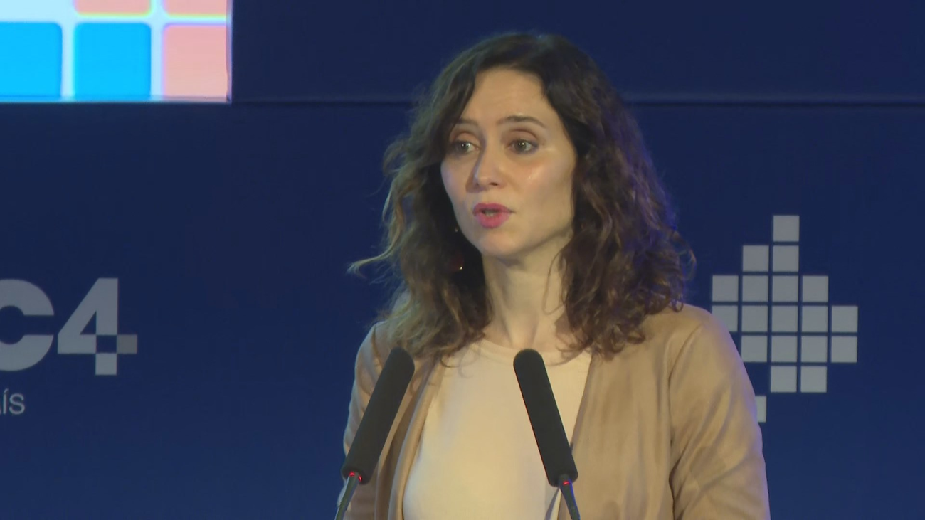 Ayuso rechaza los "impuestos improvisados" que están "esquilmando" a  comerciantes y  autónomos