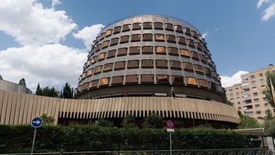El Constitucional suspende la iniciativa de independencia del Parlament de Cataluña