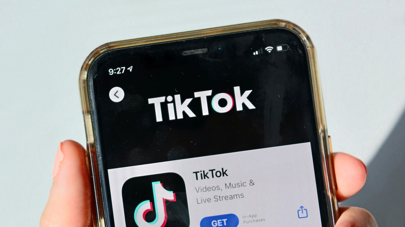 Aplicación de TikTok en un móvil