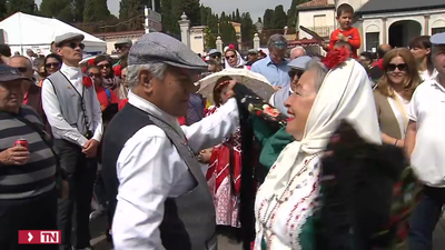 Los madrileños podrán descargar los patrones de su traje de chulapo para San Isidro a través un QR