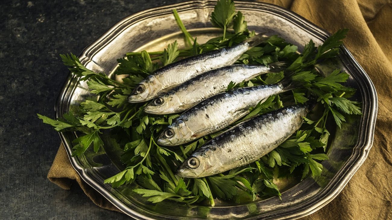 Cambiar la carne roja por pescados como las sardinas podría evitar hasta 750.000 muertes en 2050, según un estudio