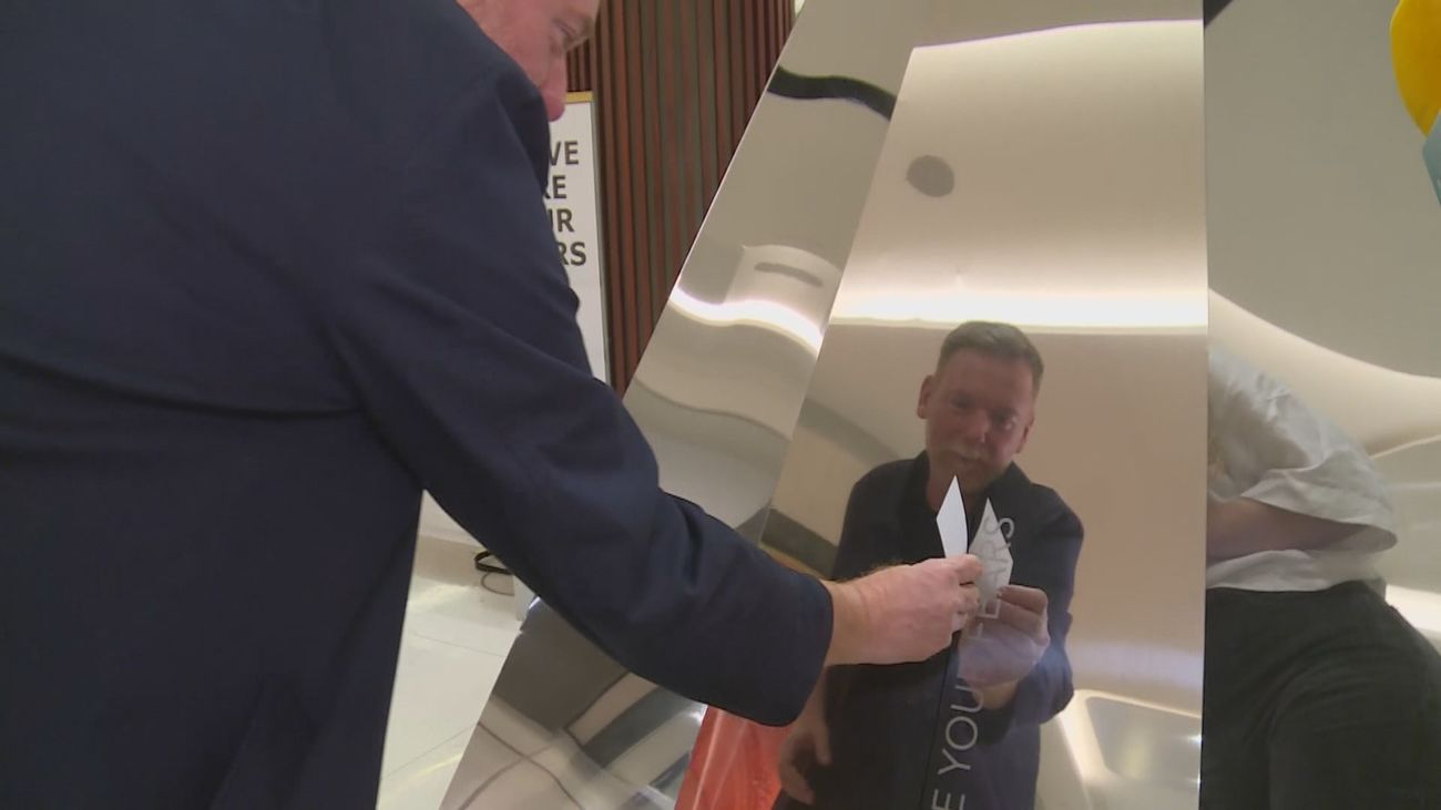 Galería Canalejas sorprende con una escultura  que "libera los miedos" de los madrileños