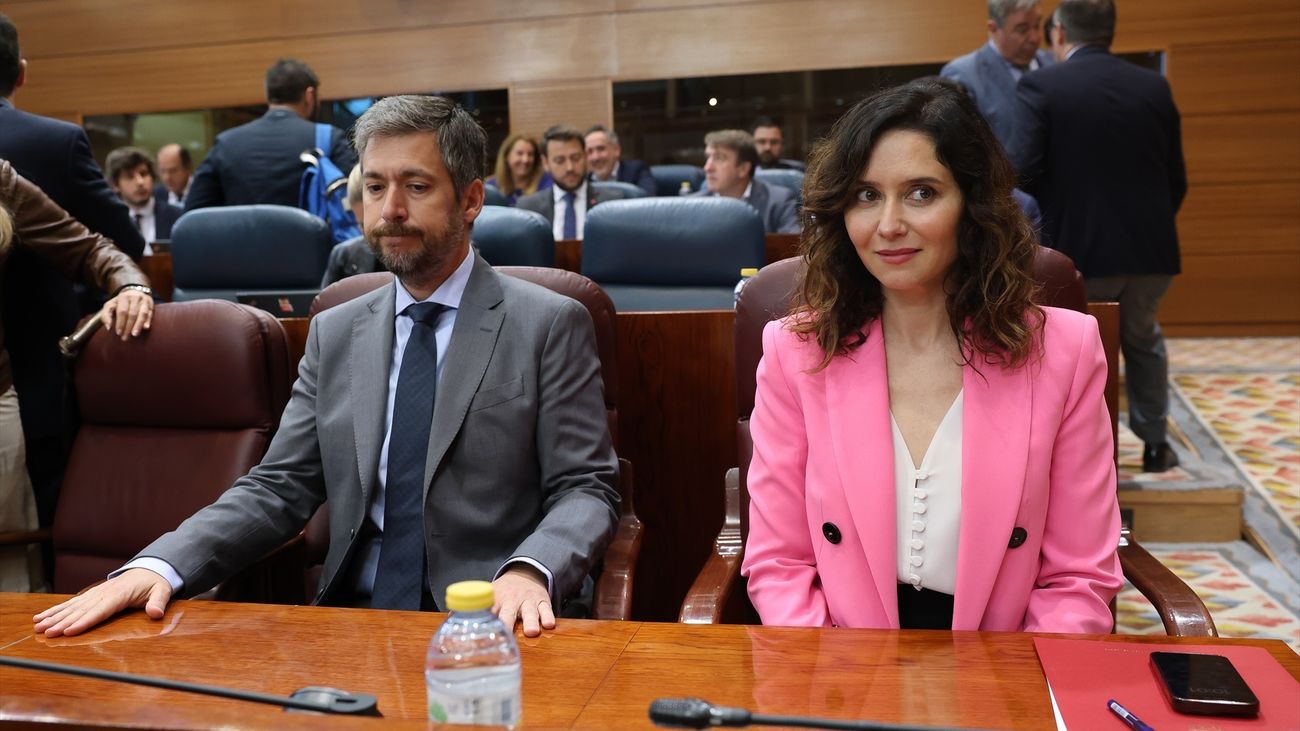 El consejero de Presidencia, Justicia y Administración Local, Miguel Ángel García, y la presidenta de la Comunidad de Madrid, Isabel Díaz Ayuso