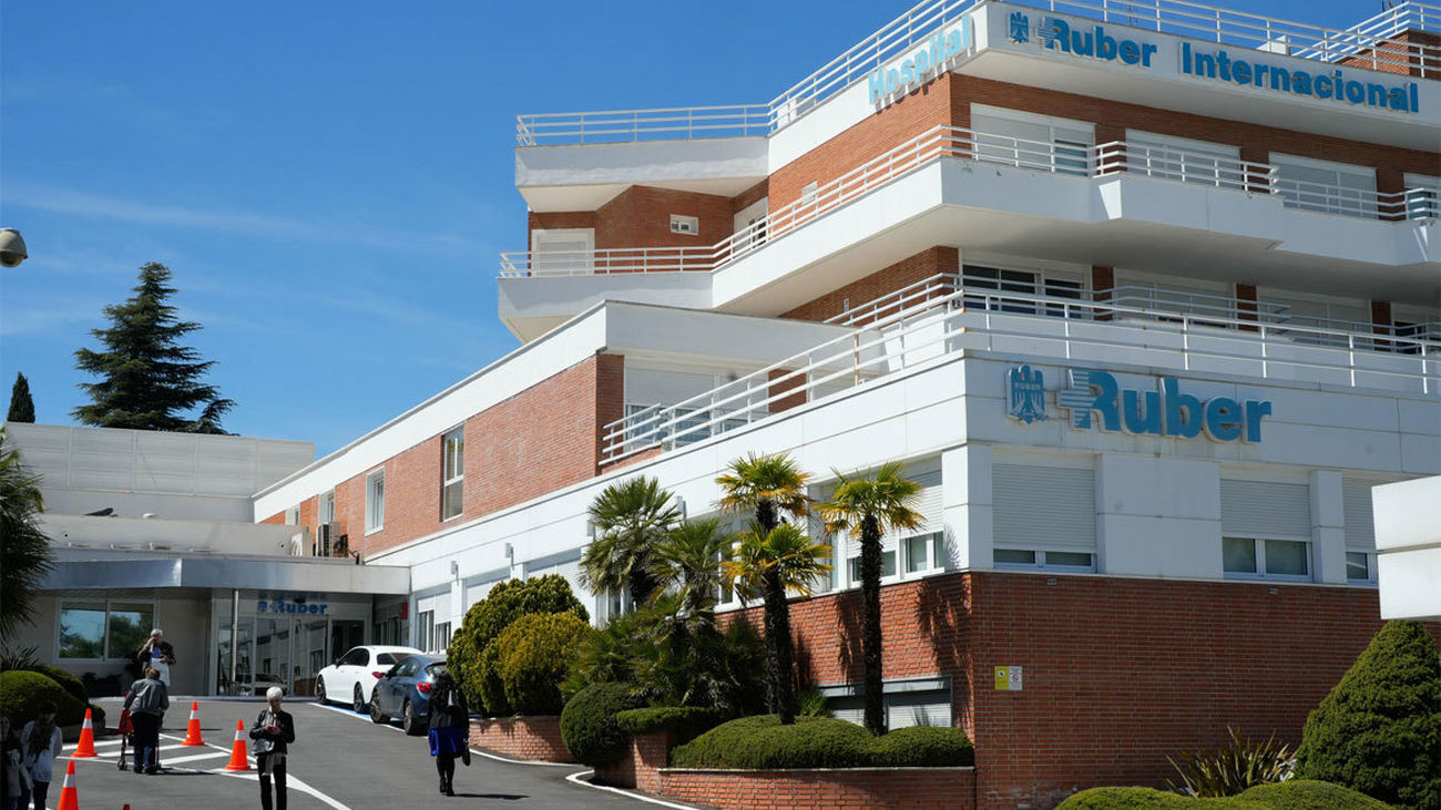 La reina Sofía sigue en observación en la clínica Ruber