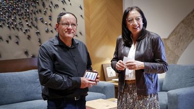 El conserje-héroe de Campanar, nuevo trabajo en un hospital