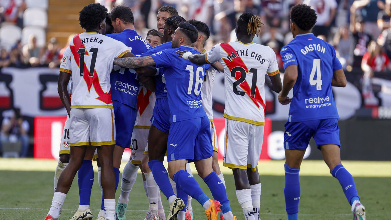 Encontronazo entre jugadores del  Rayo Vallecano y del Getafe