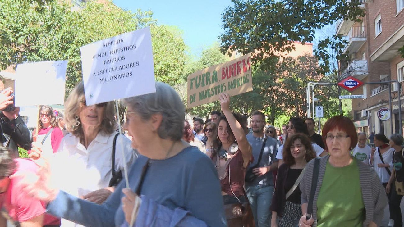 Vecinos de Puerta del Ángel protestan contra el fondo buitre que posee 30 edificios del barrio
