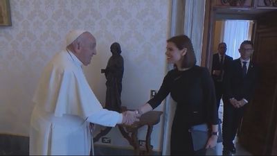 La alcaldesa de Alcalá de Henares visita al Papa como integrante del Grupo Ciudades Patrimonio