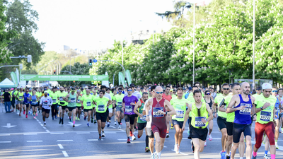 Más de 20.000 madrileños se lanzan a las calles de Madrid en la carrera contra el cáncer