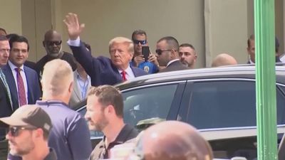 Trump se sienta en el banquillo del primer juicio penal a un expresidente de EEUU