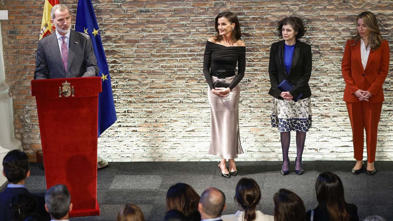 Los reyes comienzan su visita a Países Bajos con un encuentro con la colonia española