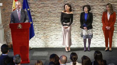 Los reyes comienzan su visita a Países Bajos con un encuentro con la colonia española