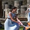 La llama olímpica va rumbo a París 2024 tras ser encendida en Grecia