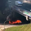 Arde un camión mientras circulaba sin control en Manoteras