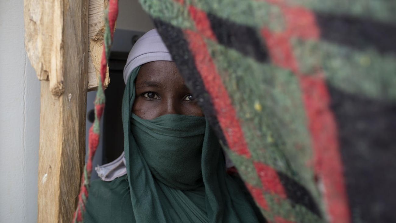 Una mujer solicitante de asilo sudanesa en Níger.