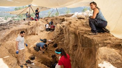 Los hallazgos del Valle de los Neandertales de Madrid se presentan en los 'Óscar de la arqueología'