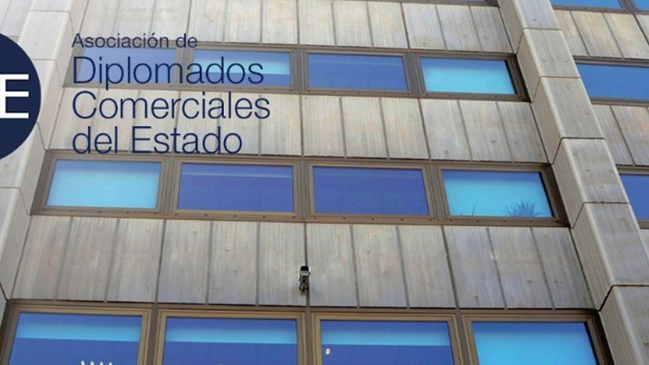 Convocatoria de empleo público para Diplomados Comerciales del Estado: ¿a qué se dedican estos profesionales?