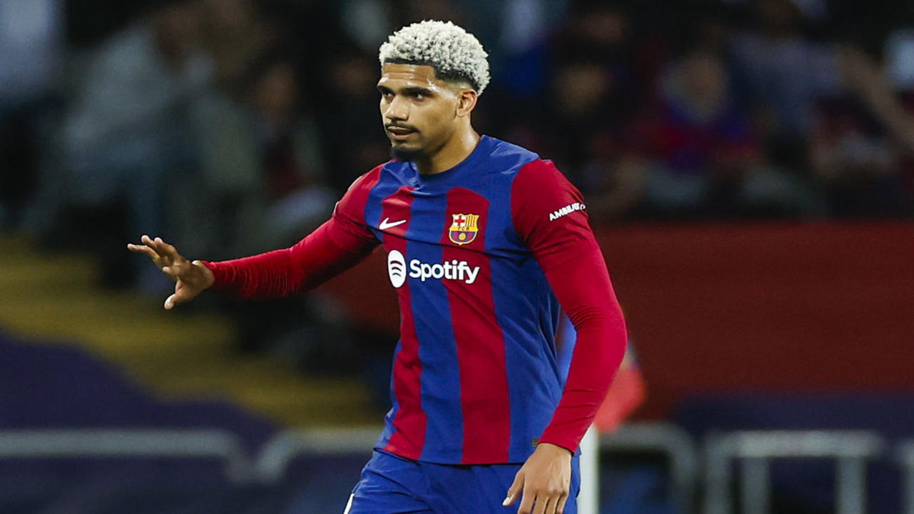 Araujo responde a Gündogan: "Tengo códigos y valores que creo que hay que respetar"