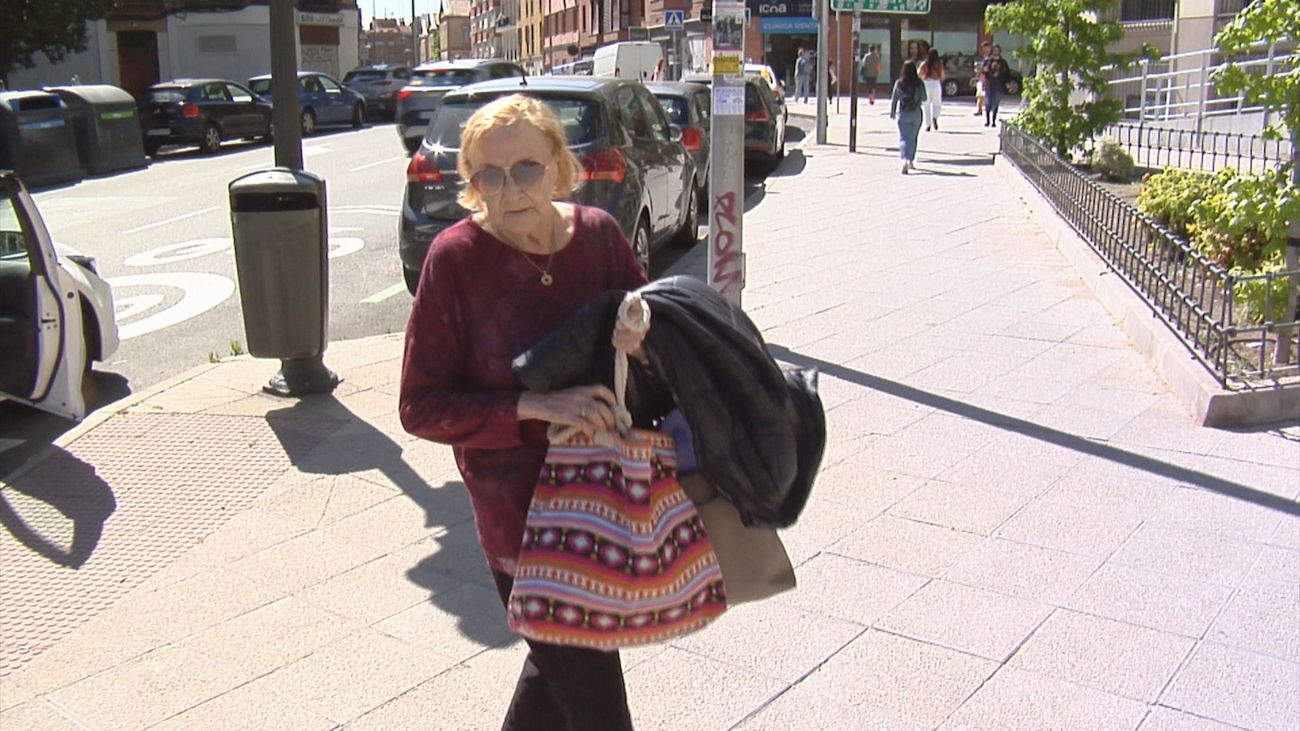 Pepi vuelve a su casa tras el desalojo de los okupas en Lavapiés