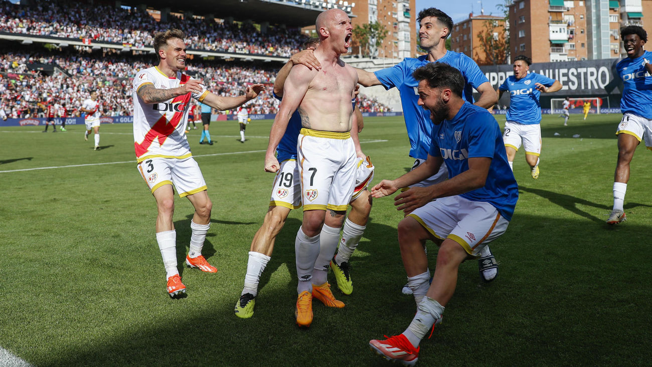 Isi Palazón celebra el gol de la victoria del Rayo ante Osasuna