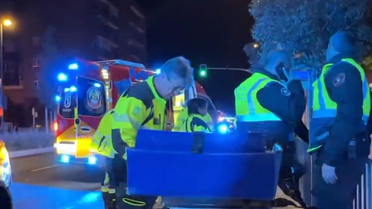 Muere un 'rider' tras chocar con un taxi en la avenida Ciudad de Barcelona de Madrid