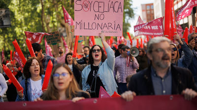 Celiacos piden en las calles de Madrid ayudas económicas para sufragar el sobrecoste de la dieta sin gluten