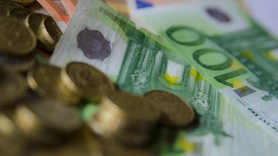 España cerró 2023 con una de las mayores tasas de deuda y déficit público de Europa