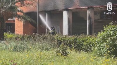 Nueve personas intoxicadas en un incendio en un bloque de Entrevías