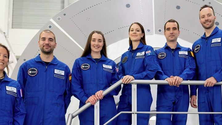 La nueva promoción de astronautas de la ESA, con Pablo Álvarez (segundo por la izquierda) / ESA