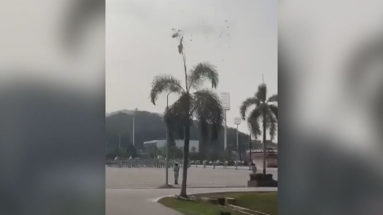 Choque de dos helicópteros en Malasia