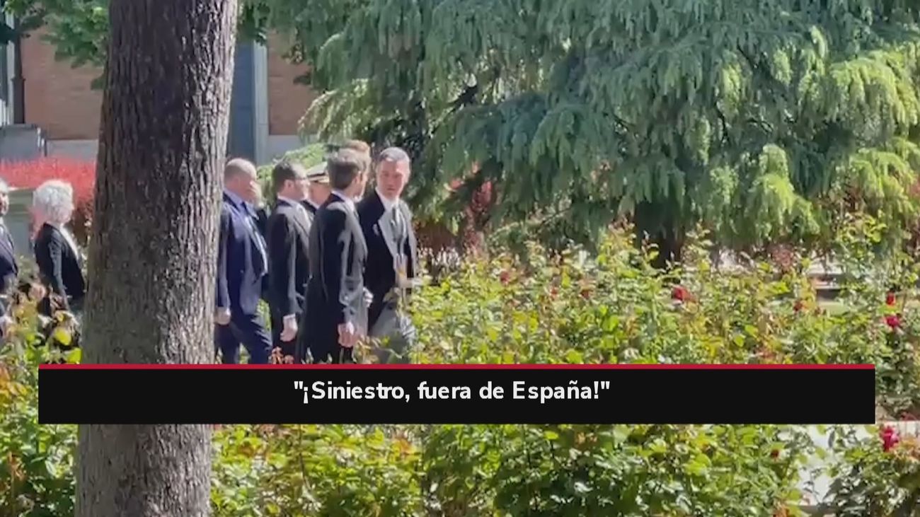 Sánchez, abucheado a su llegada al Premio Cervantes