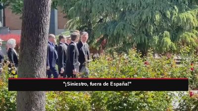 Sánchez, abucheado a su llegada al Premio Cervantes