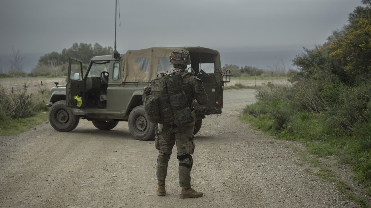 Defensa condecora con la Cruz del Mérito Militar al cabo muerto en unas maniobras en Polonia