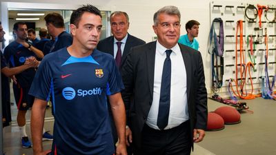 Xavi seguirá en el Barcelona hasta junio de 2025