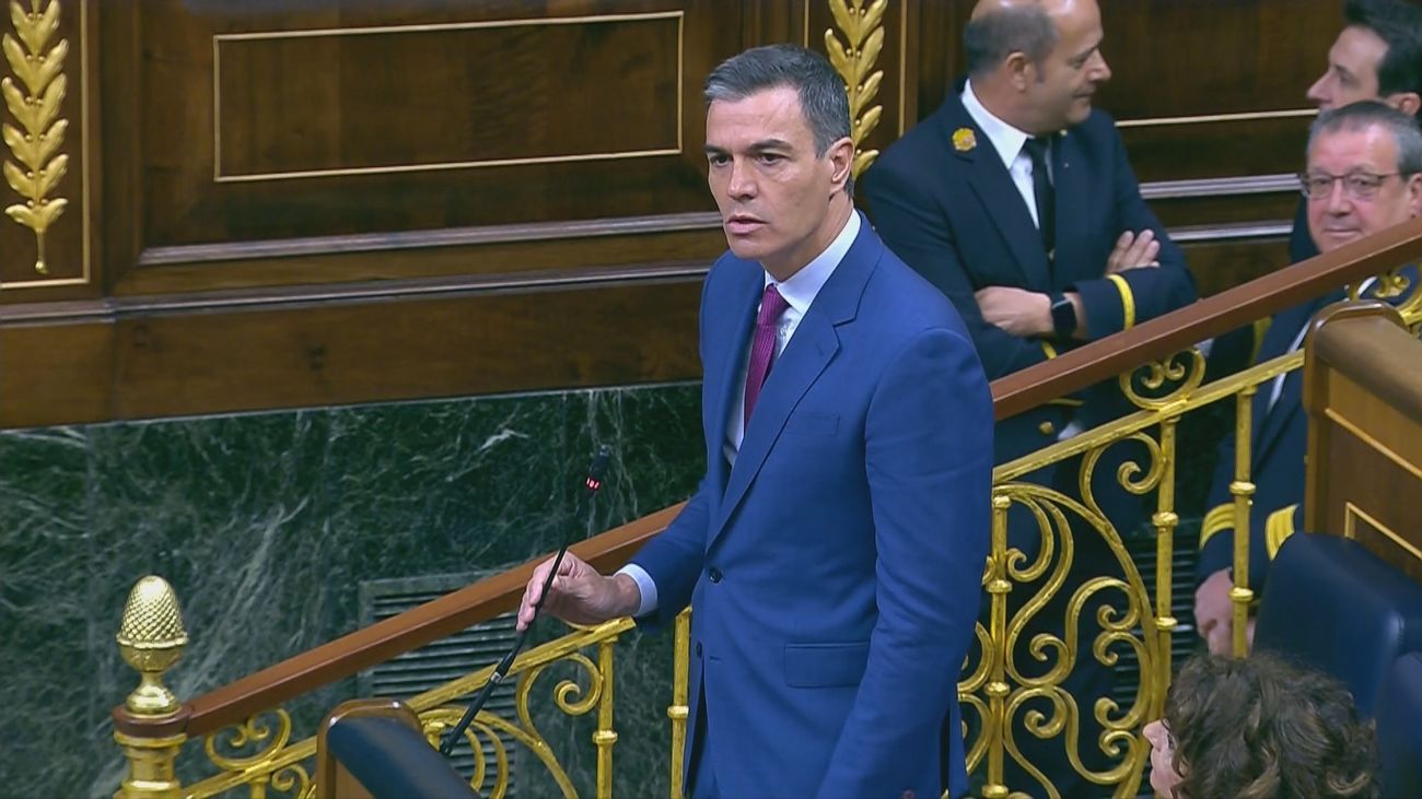 Sánchez suspende agenda y anuncia una "reflexión" sobre su continuidad al frente del Gobierno