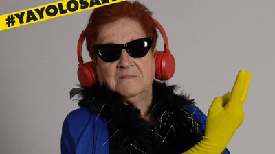 Mayores de Fuenlabrada, 'superhéroes' al rescate del comercio local